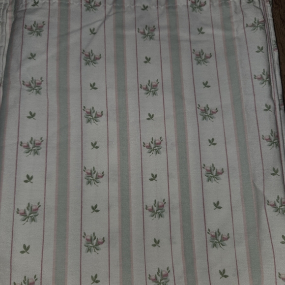 Vintage Westpoint Roses Stripe Set of Standard Piloowcases - Picture 2 of 4